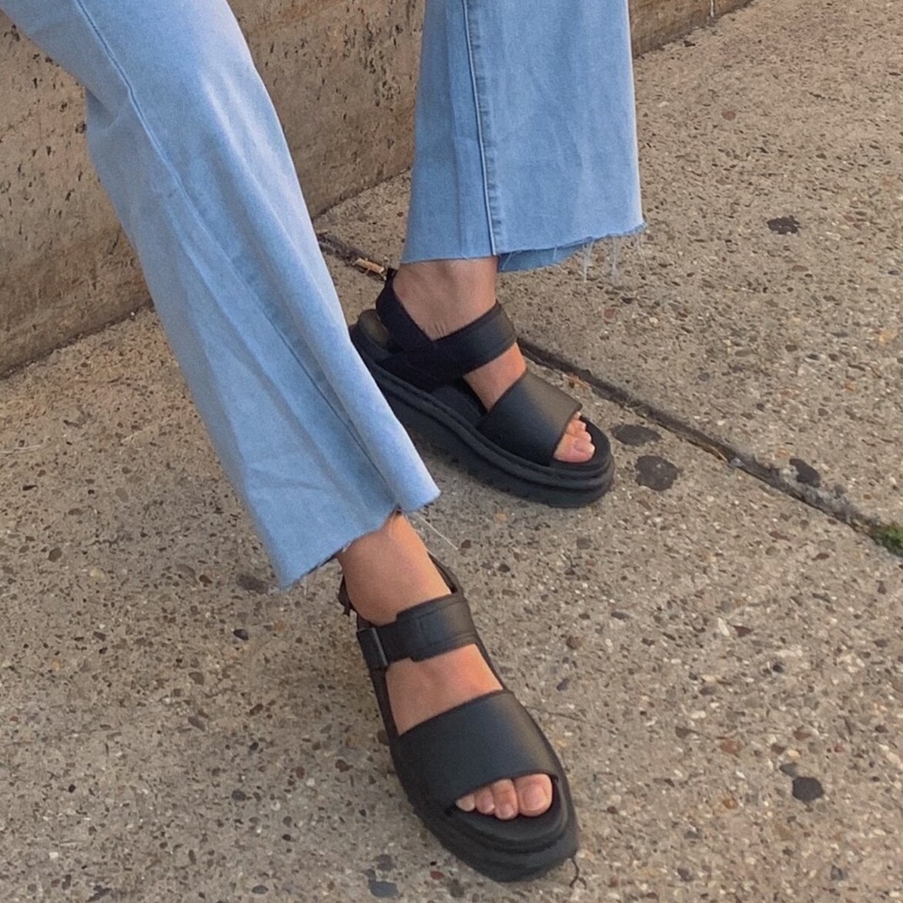 Dr. Martens Voss sandal, size 37.